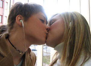 Bisexous gals smooching teenage -
