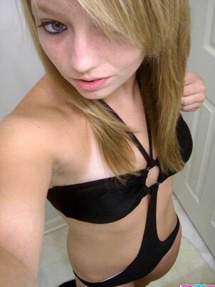 young teen nude selfies